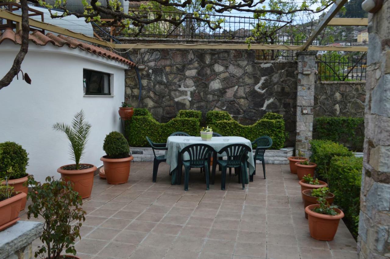 Gjirokastër Vila Ss Kekezi 빌라 외부 사진